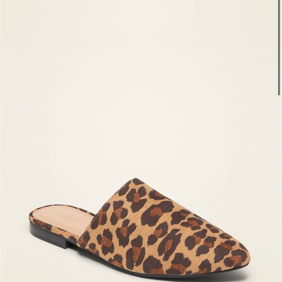 Leopard Pointy Toe Mule Flats - Picture 3 of 3